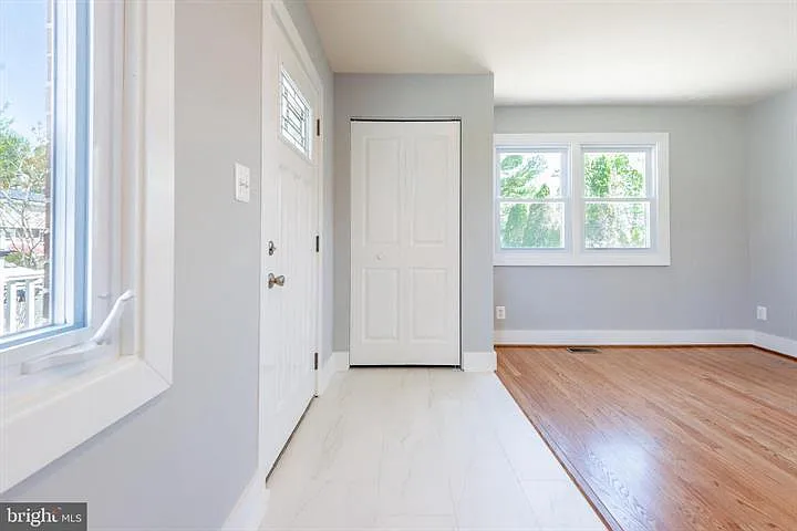 105 Meadow Rd — Photo 5