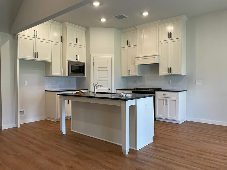 12451 S Norwood Ave E — Photo 3