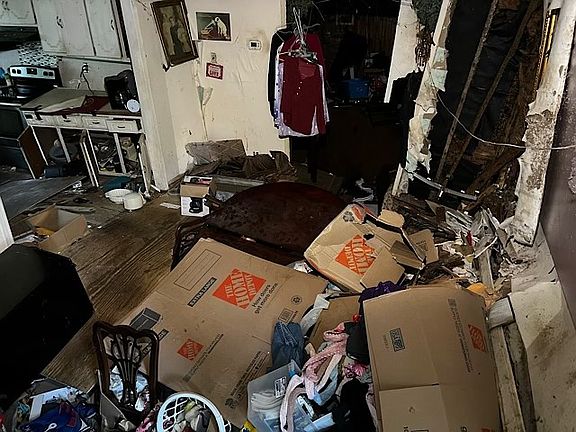 2nd image of 16 S Brookside Dr