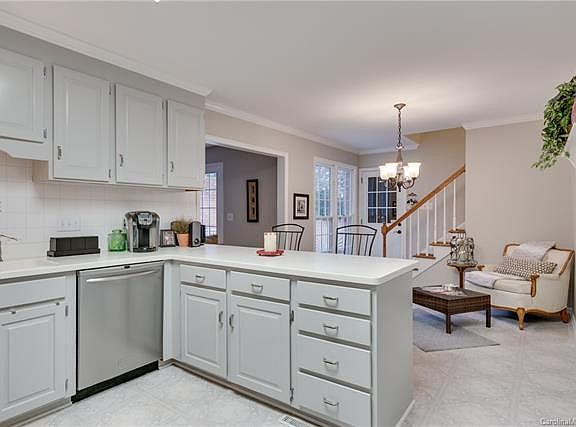 4th image of 6822 Loretta Pl
