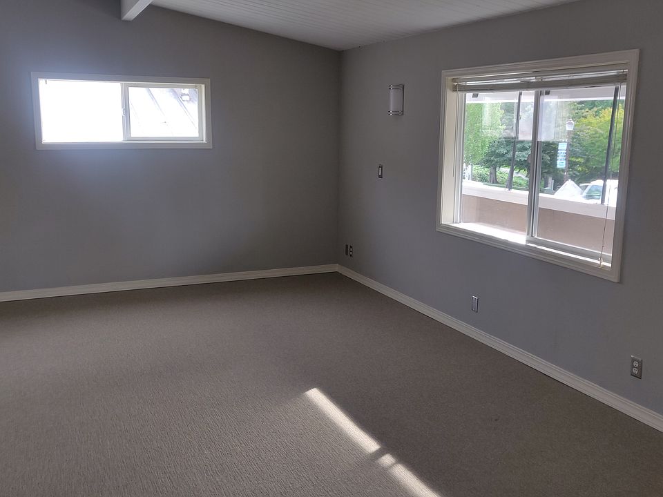 1st image of 15934 Main St NE #B