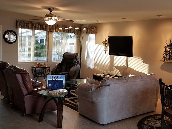 Extra large livingroom 