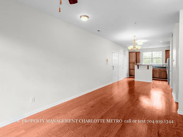 1630 Walnut View Dr — Photo 21