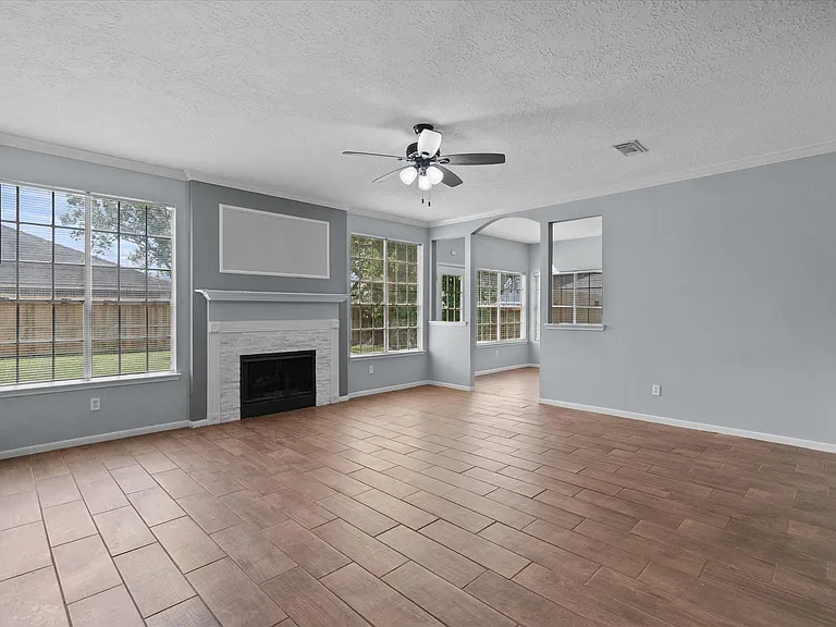 4915 Stone Harbor Dr — Photo 5