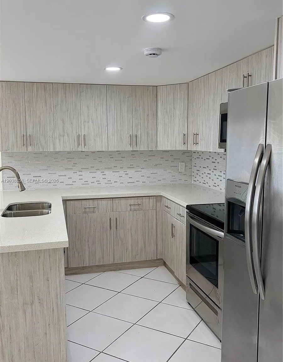 Jasmine Lakes I Condo — Photo 3