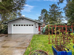 1960 25th St, Florence, OR 97439
