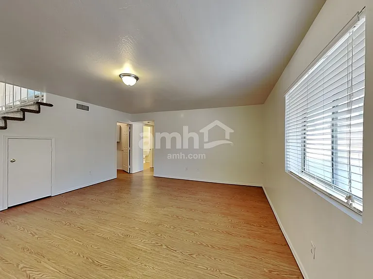 539 S Apache Dr — Photo 9