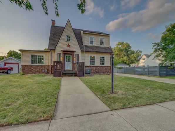 1419 Saint Lawrence Ave, Janesville, WI 53545