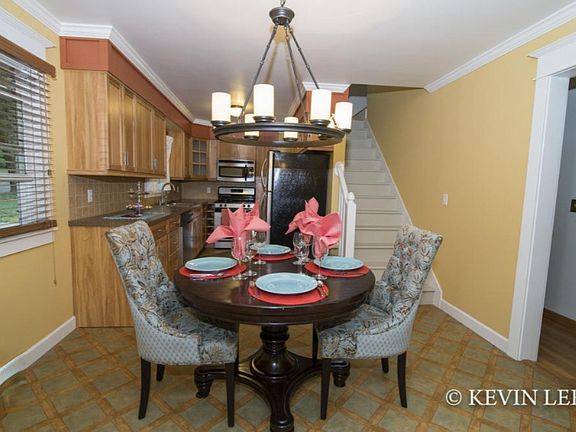 4th image of 1227 Clovercrest Ave NW