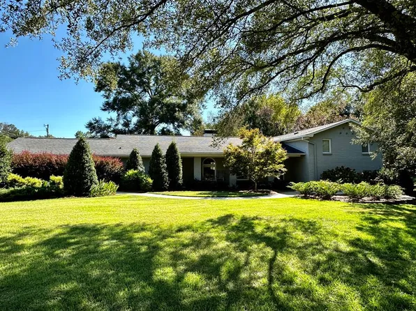 1601 Christine Dr, McComb, MS 39648