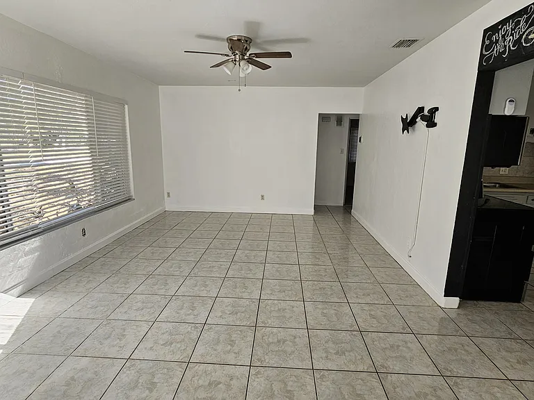 4900 Caesar Way S — Photo 4