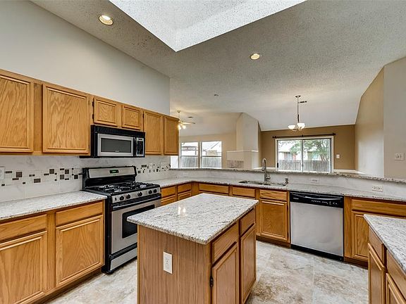 4th image of 941 Blossomwood Ct