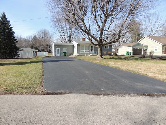 3rd image of 3213 Beechwood Dr