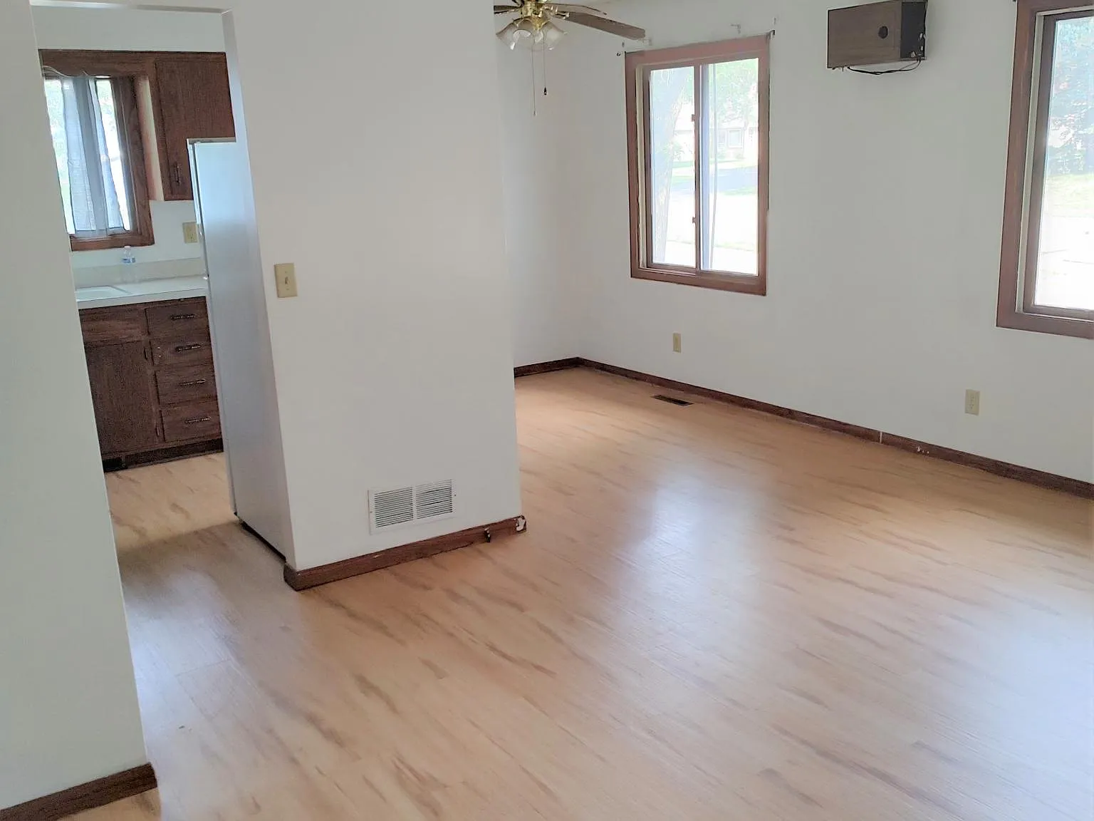 4 bed, 1500 sqft, $2,150 — Photo 3