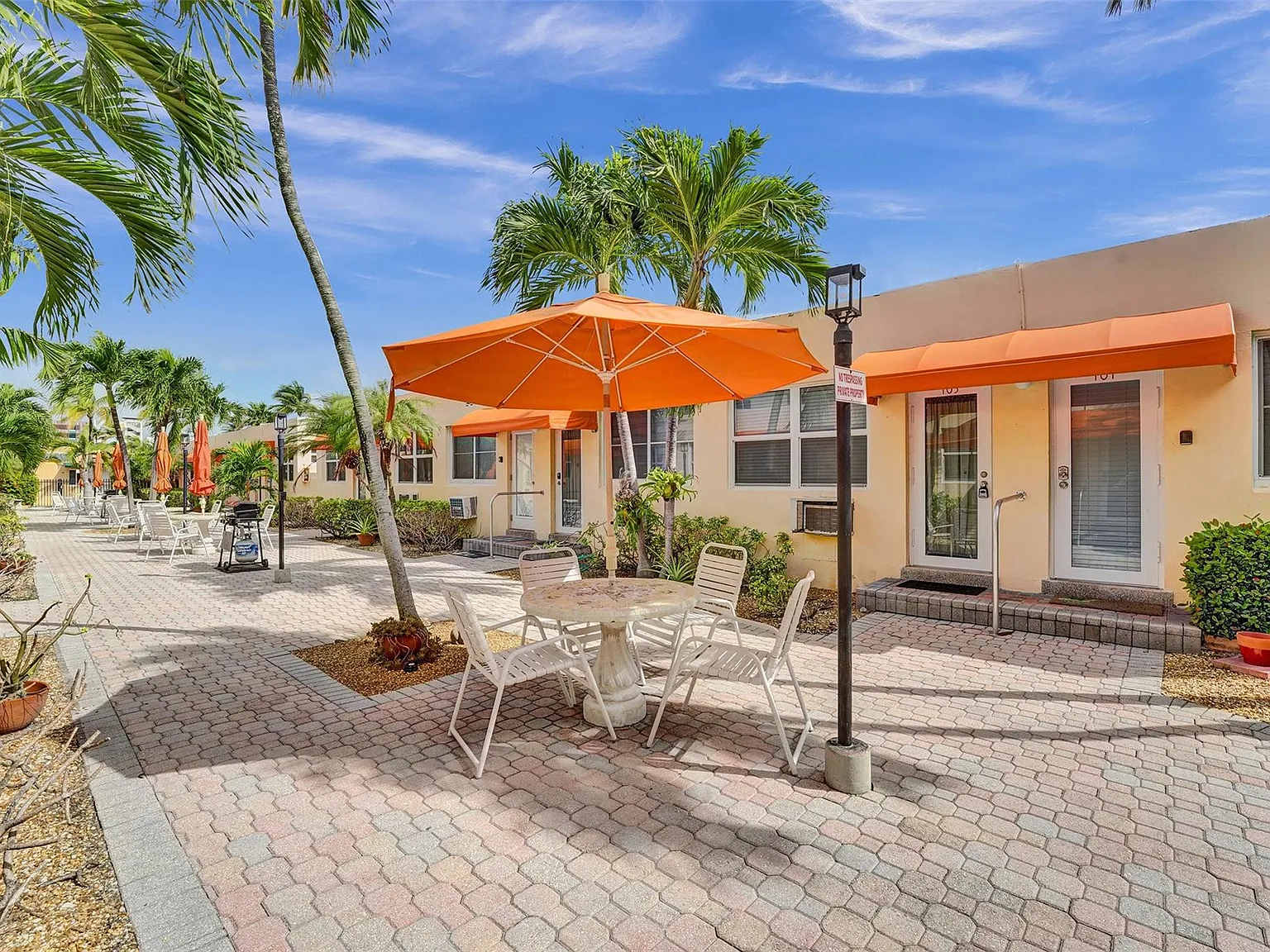 1 bed, 1.0 bath, 260 sqft, $2,500 — Photo 3