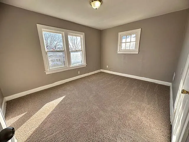 499 S Ogden Ave — Photo 7