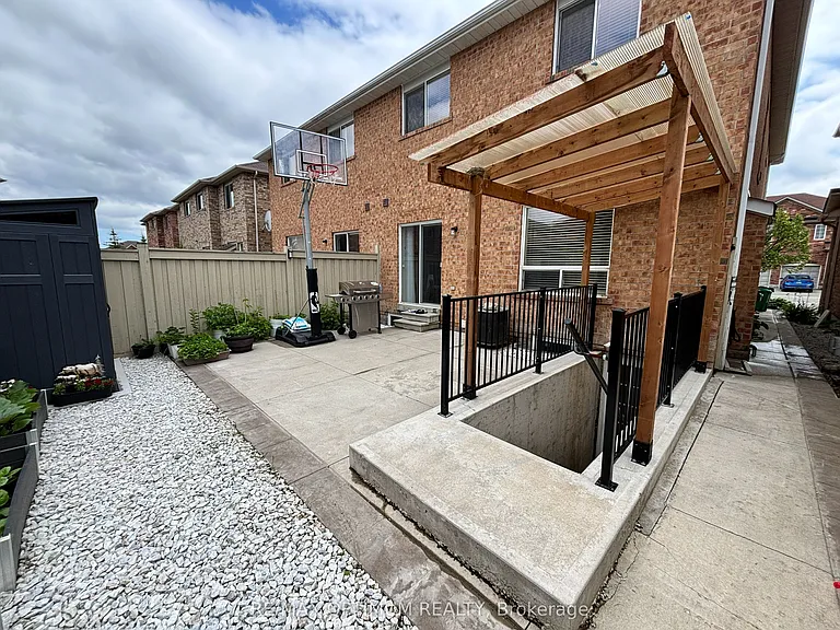 77 Personna Cir — Photo 39