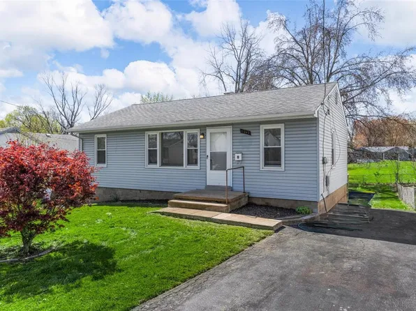 11042 Gertrude Ave, Saint Ann, MO 63074