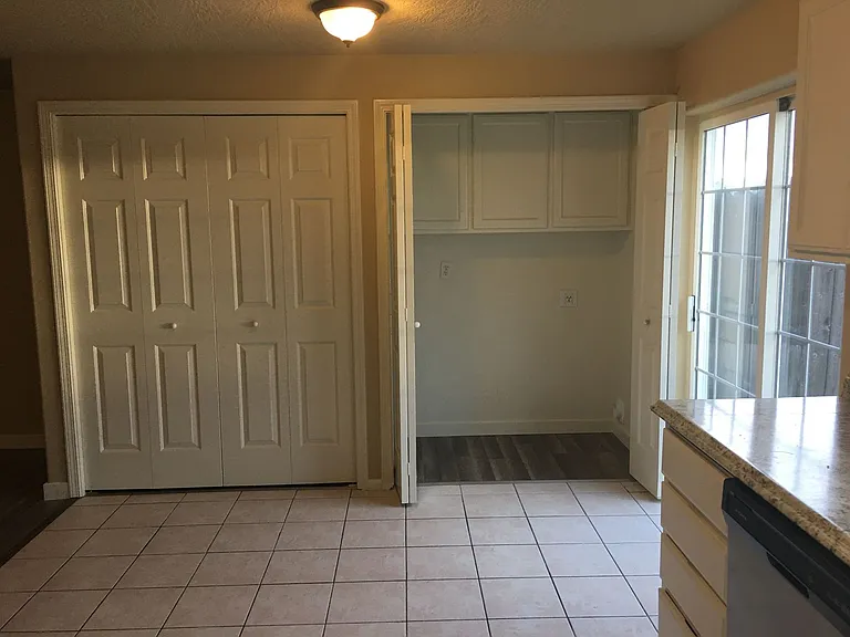 4486 Fergus Ave — Photo 6