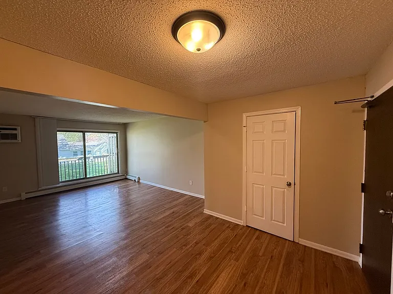 Beverly Apartments in Anoka — Photo 16