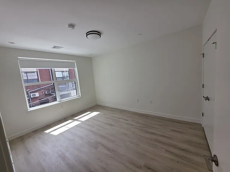 1151 Walnut St #204 — Photo 6
