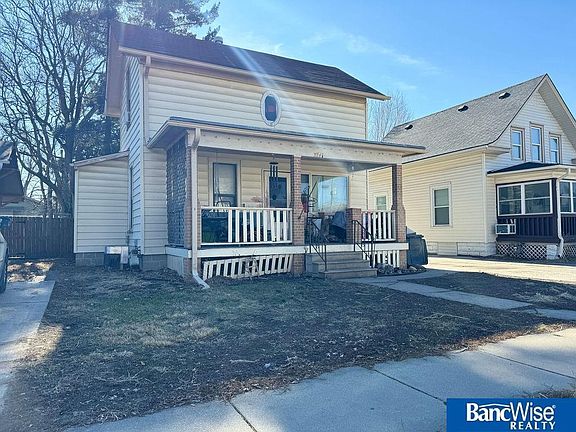 2nd image of 2741 Randolph St