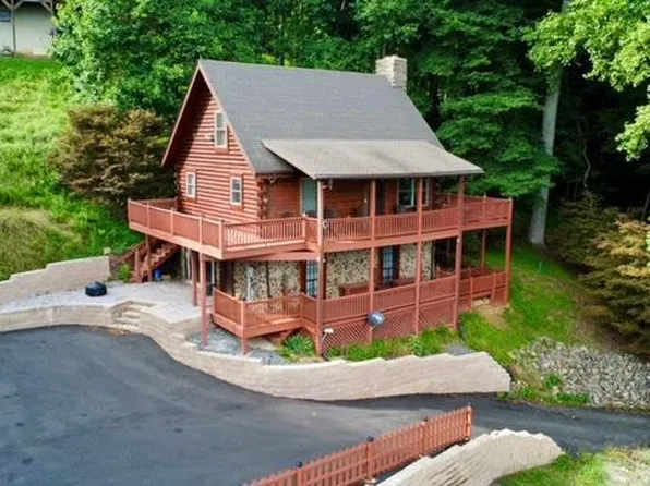 2281 Cascade Trl, Fancy Gap, VA 24328