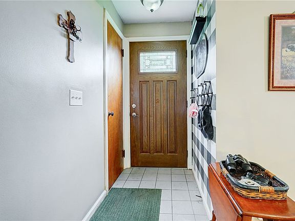 5th image of 27 Jensen Dr