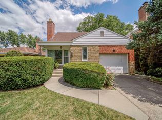 1315 S Delphia Ave, Park Ridge, IL 60068