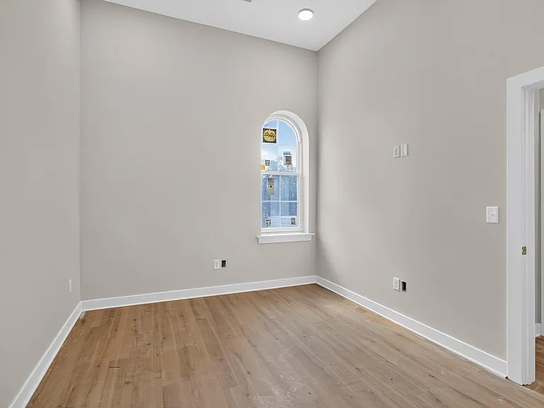 101 Monroe St #5 — Photo 10
