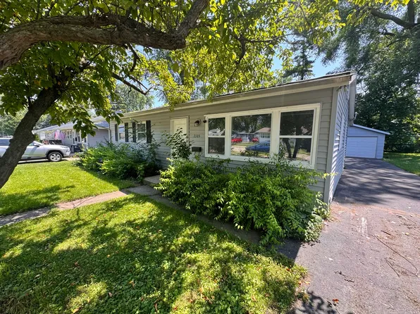 2105 W Grove Ave, Waukegan, IL 60085