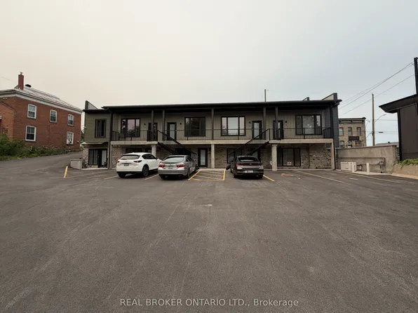 8 Clothier St W #3, North Grenville, ON K0G 1J0