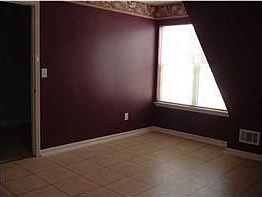 5th image of 136 Magnolia Cir