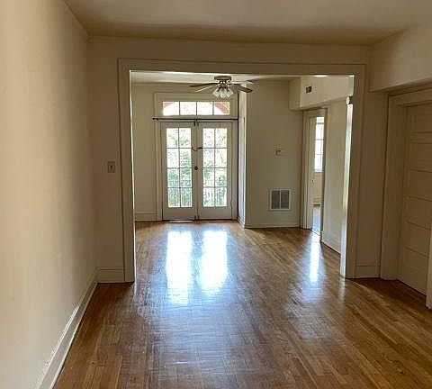2nd image of 1124 W Grace St APT 8