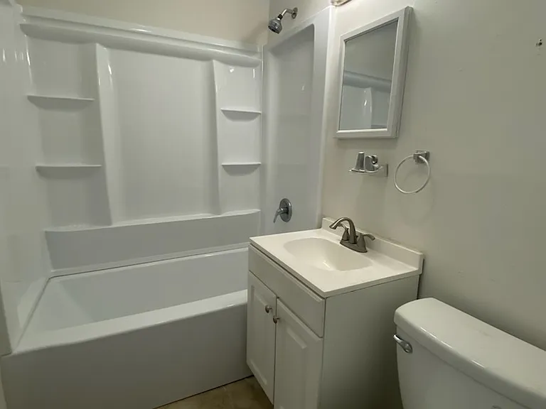 2427 W Graber St — Photo 7