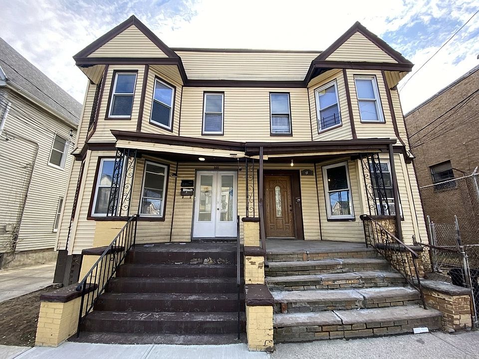 1st image of 157 Bayview Ave #2