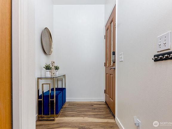 3rd image of 418 17th Street SE #1D