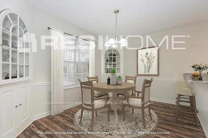665 Roxanne Dr — Photo 5