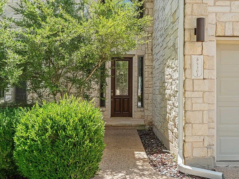 5301 Deerwood Ln — Photo 30