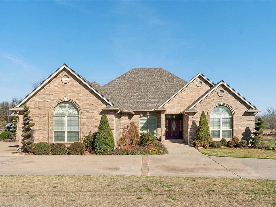 1st image of 406 S East Dr