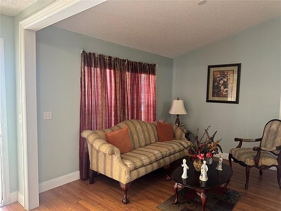 4th image of 1112 ROAN COURT