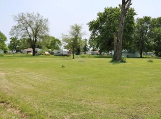 511 W Locust St, Wellsville, MO 63384
