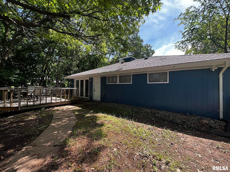 1st image of 2433 W Huntington Dr