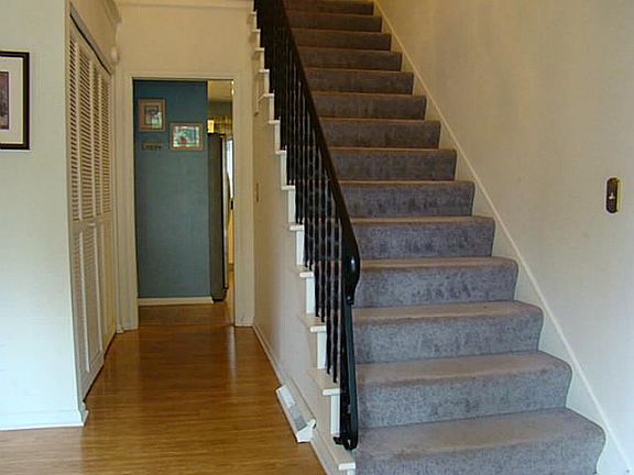 2nd image of 7065 Williamsburg Dr