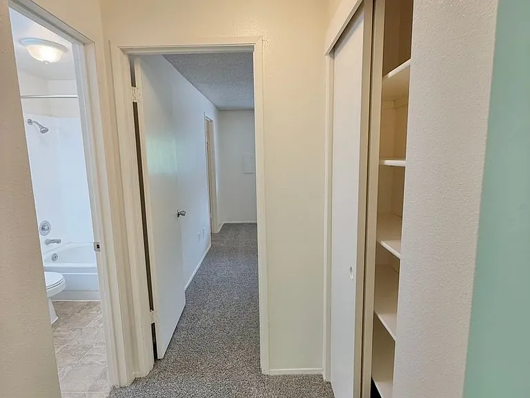 #130 HYDE PARK TERRACE — Photo 5