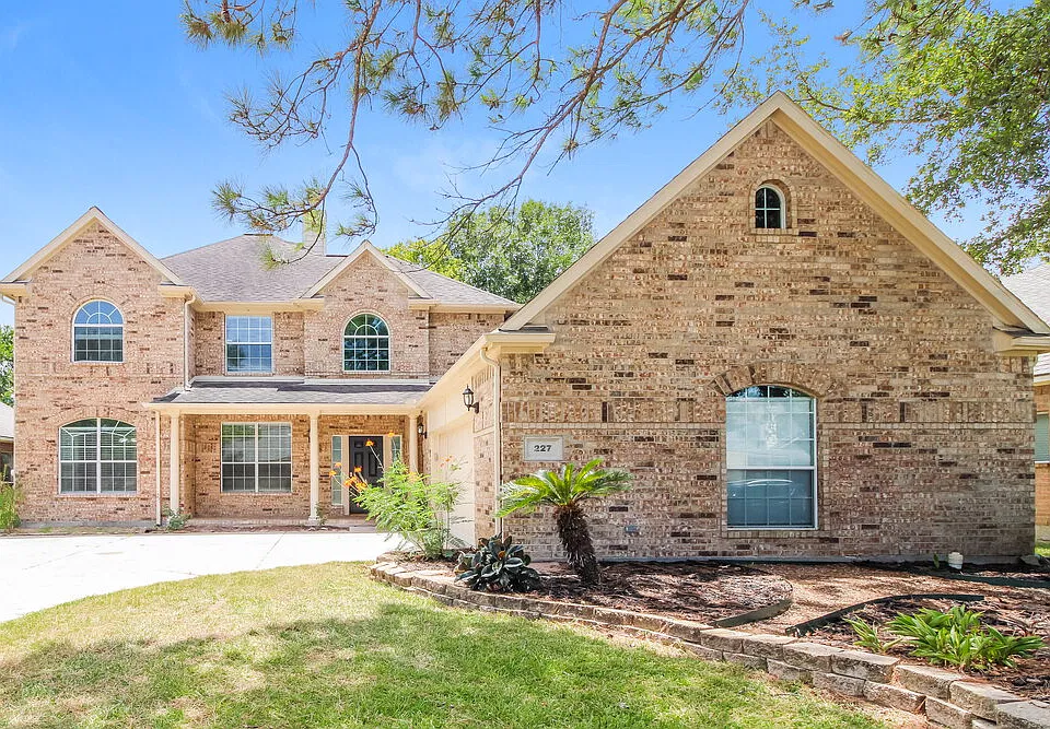 227 Rustic Oaks Dr