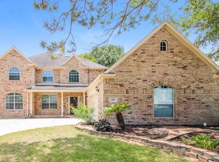227 Rustic Oaks Dr, League City, TX 77573