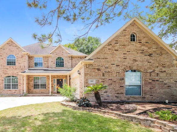 227 Rustic Oaks Dr, League City, TX 77573