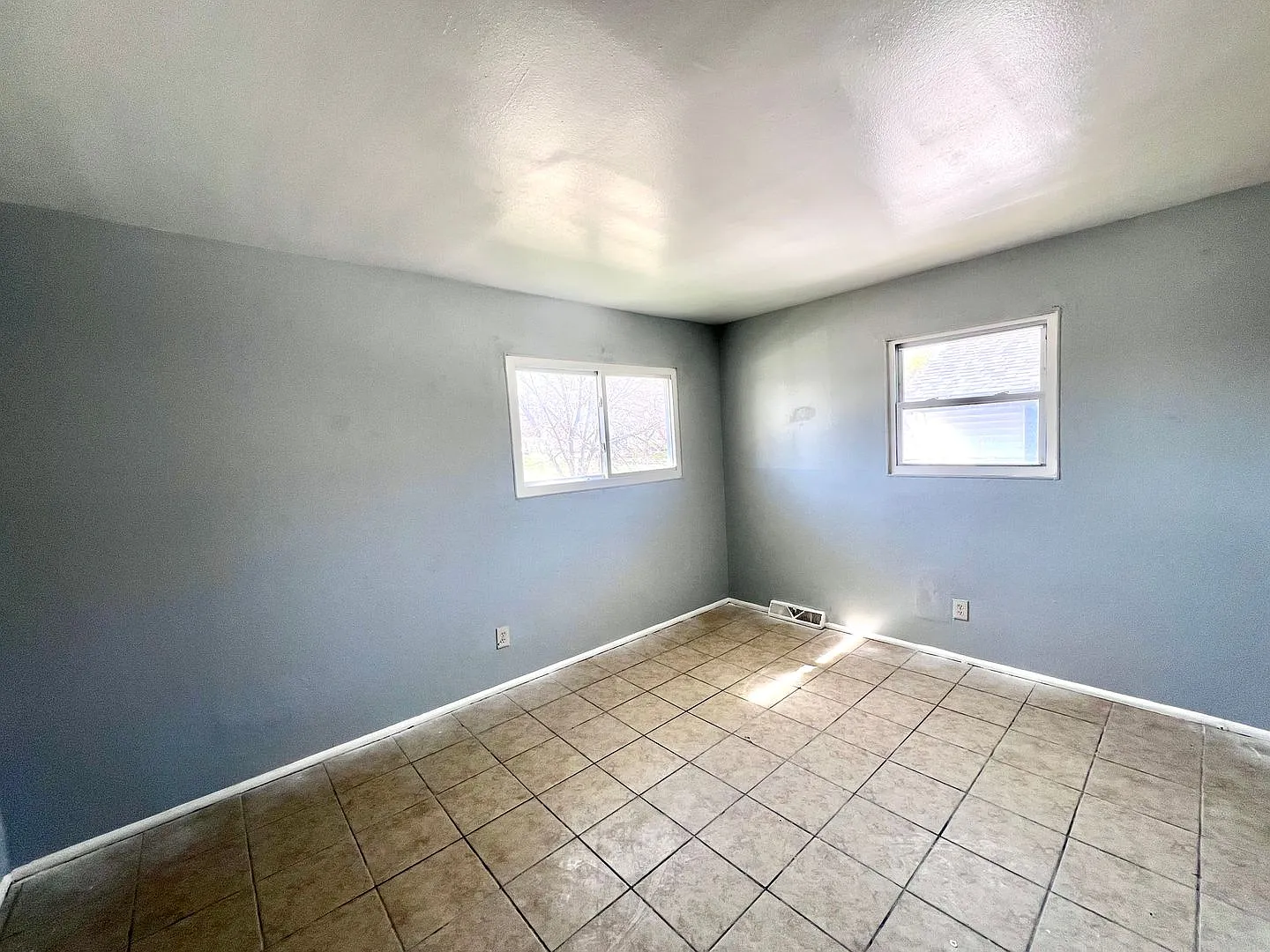5750-5750A N 65th St (Duplex) — Photo 4