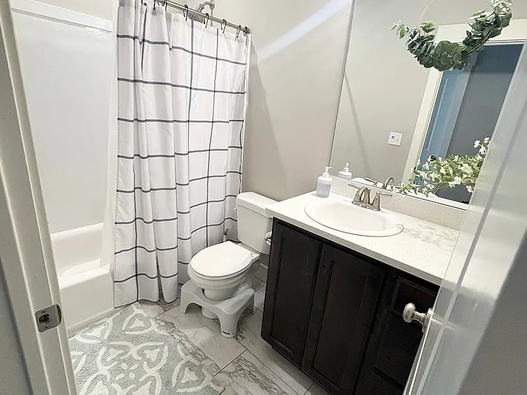 1128 N Coachman Ln — Photo 22